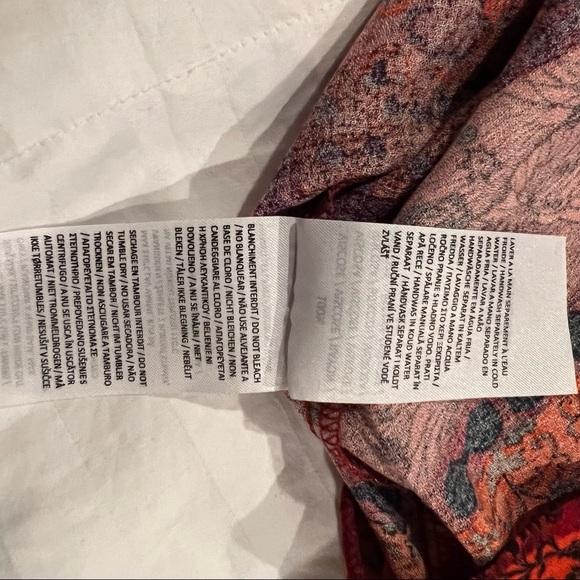 CoLine blouse size Med - Picture 8 of 9